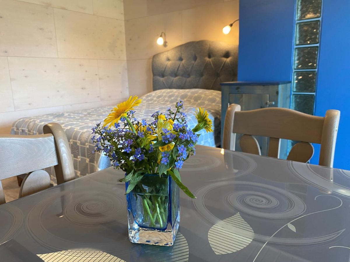Piibelehe Guest Accommodation Kuressaare Bagian luar foto