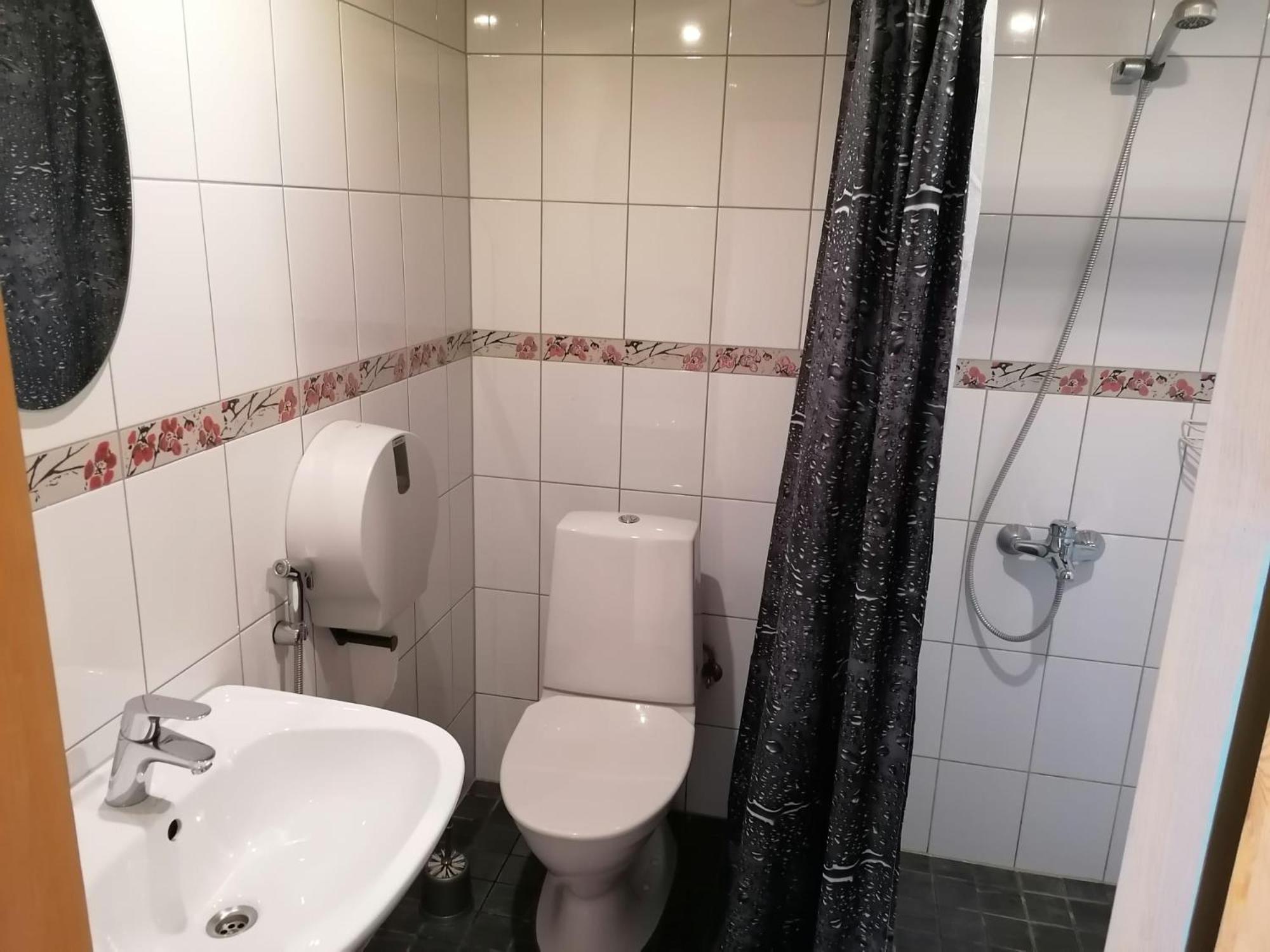 Piibelehe Guest Accommodation Kuressaare Ruang foto