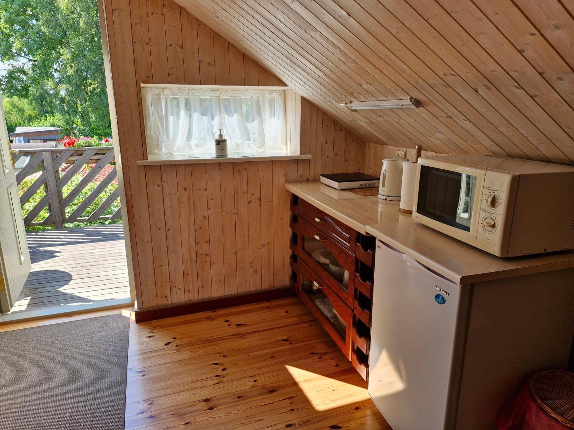 Piibelehe Guest Accommodation Kuressaare Bagian luar foto