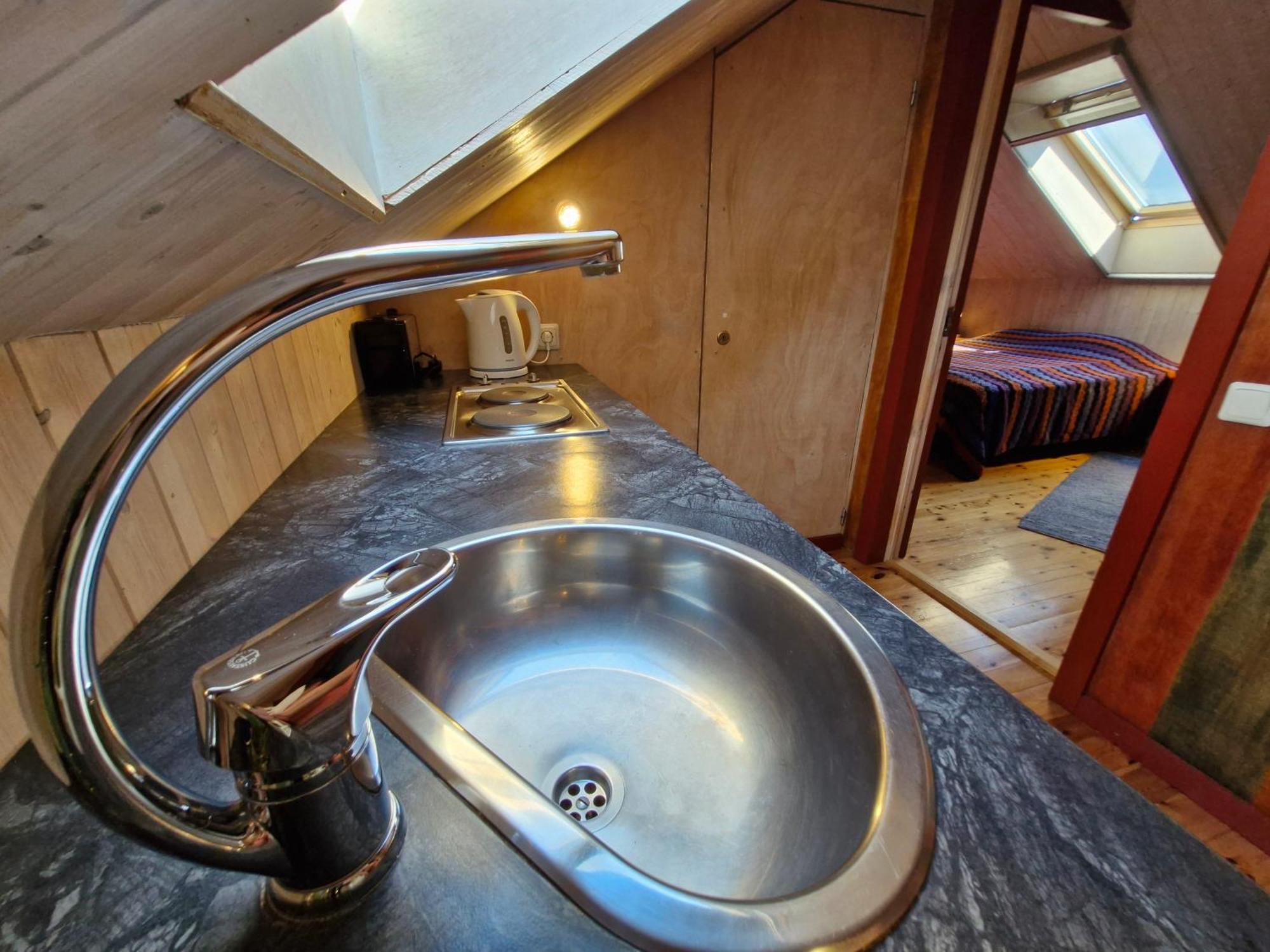 Piibelehe Guest Accommodation Kuressaare Bagian luar foto